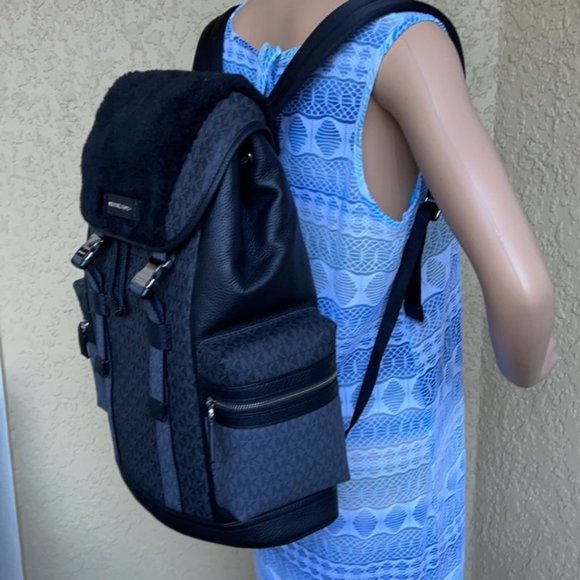 Michael Kors Cooper Signature Large Pocket Backpack Fur Trim - Picture 3 of 16
